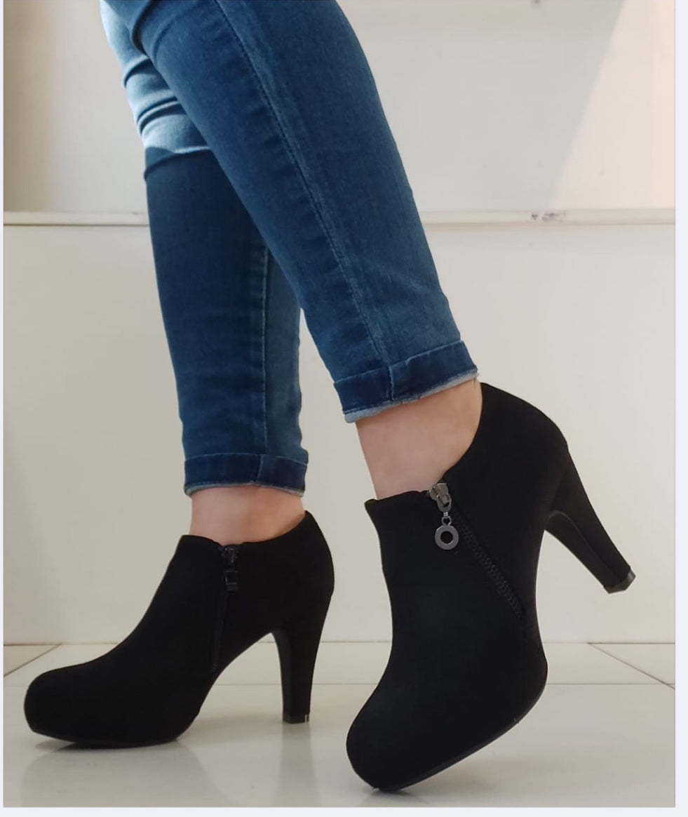 Botin Negro Taco fino gamuza Ac-912