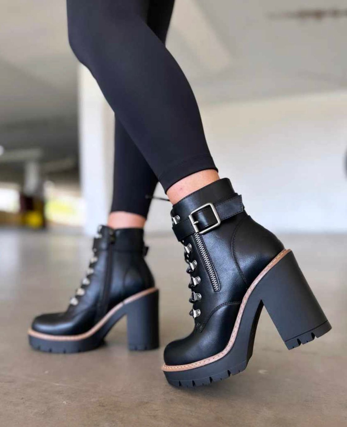 Botin Taco Cuadrado Ac-801
